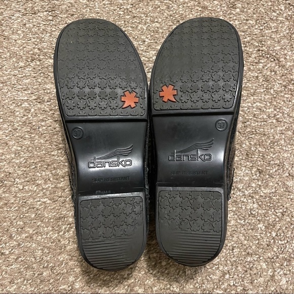 Dansko Womens Dansko XP Black Swirl Patent Leather Clogs size 37 - Picture 8 of 9